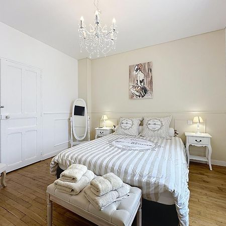 Charmante Maison 2 Chambres Avec Cour Et Jardin Sainte-Savine Ngoại thất bức ảnh