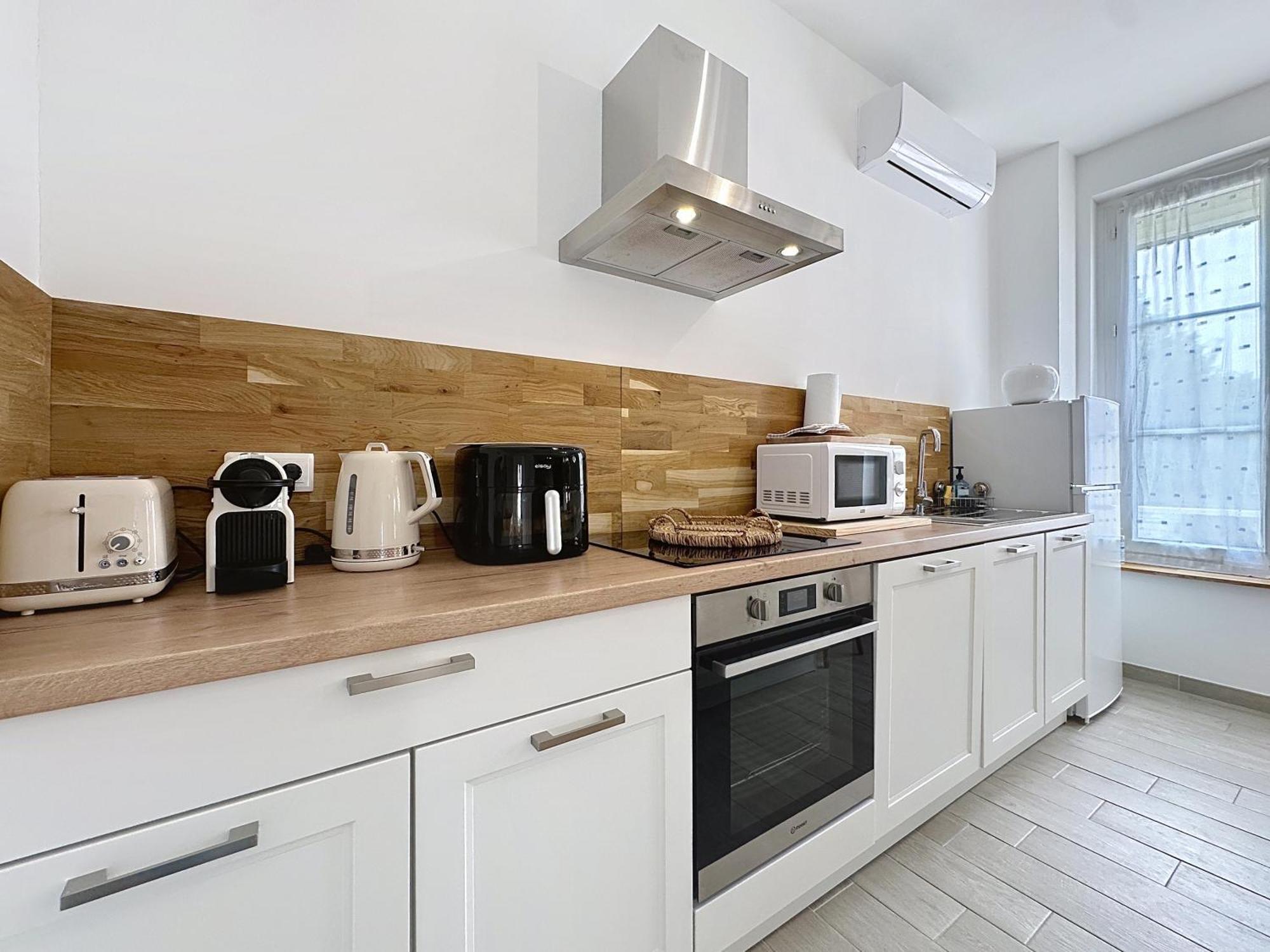 Charmante Maison 2 Chambres Avec Cour Et Jardin Sainte-Savine Ngoại thất bức ảnh